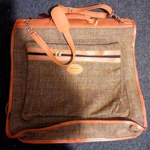 Vintage shoulder luggage